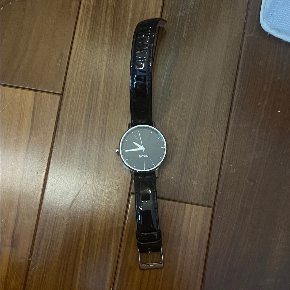 Nixon Kensington Leather Black and Silver Watch